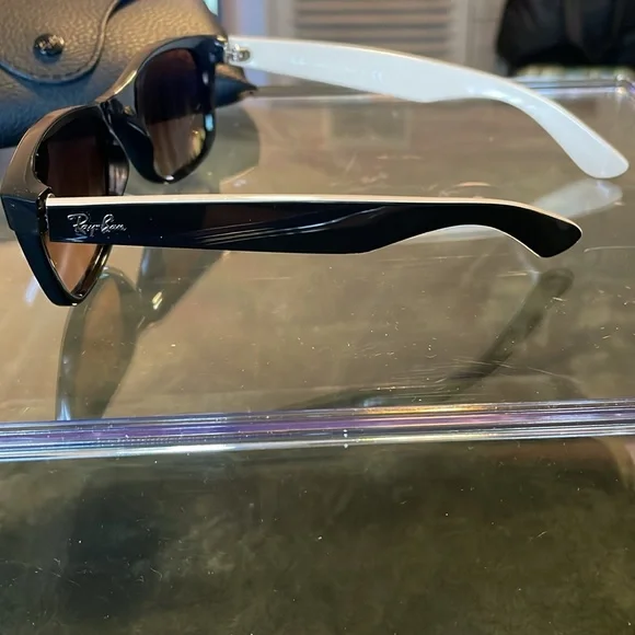 RayBan customer women display picture 3